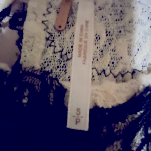 COPY - Free people lace slip Cream and black - Picture 6 of 7